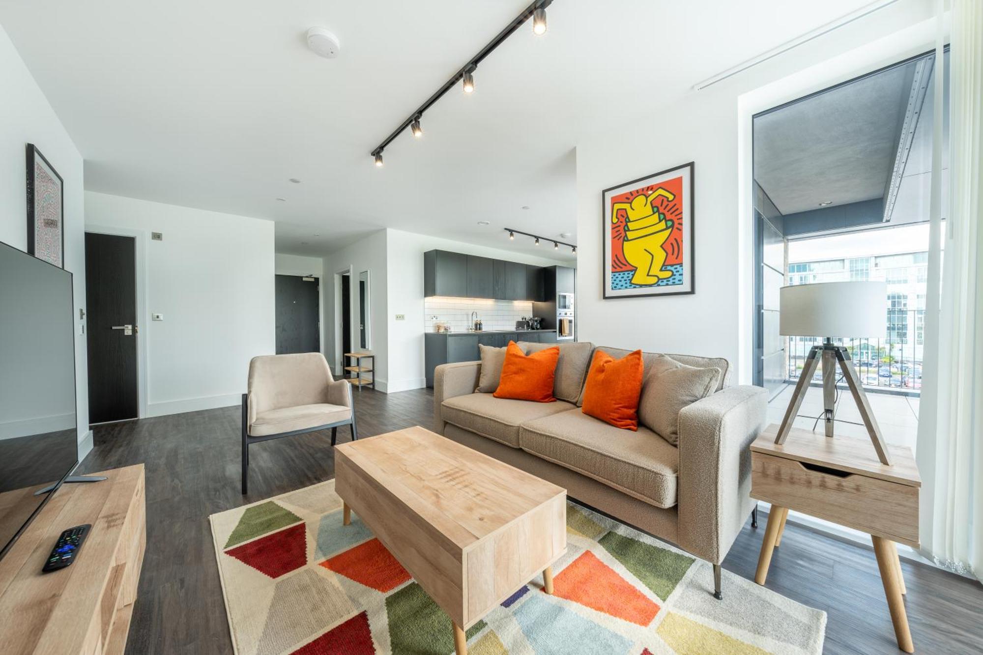 Mitre Haring By Artsy Apartment *